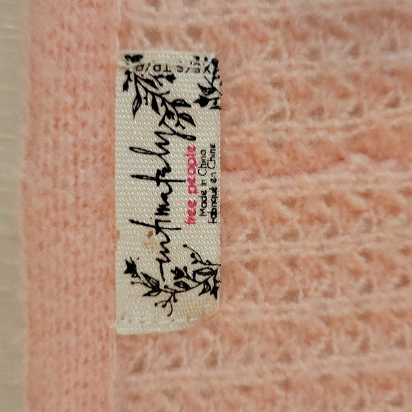 Free People C.O.M.F.Y Oversized Pink Sweater - Picture 3 of 8